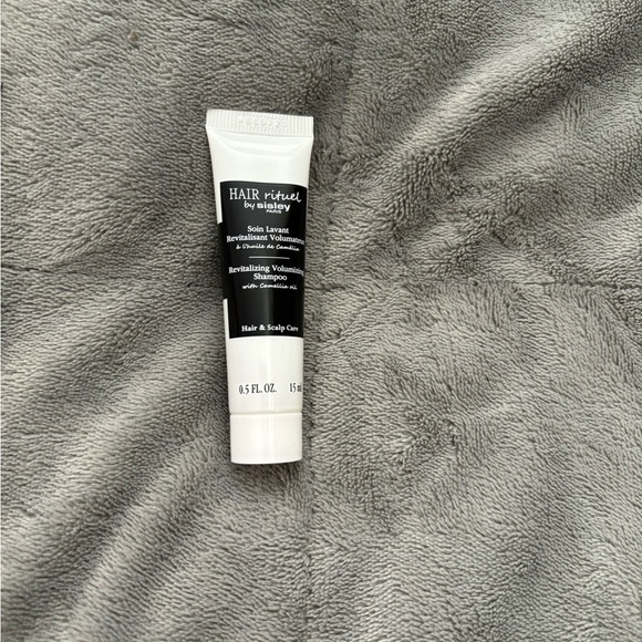 Sisley-Paris Black and White Shampoo for Hair Care - Picture 1 of 2